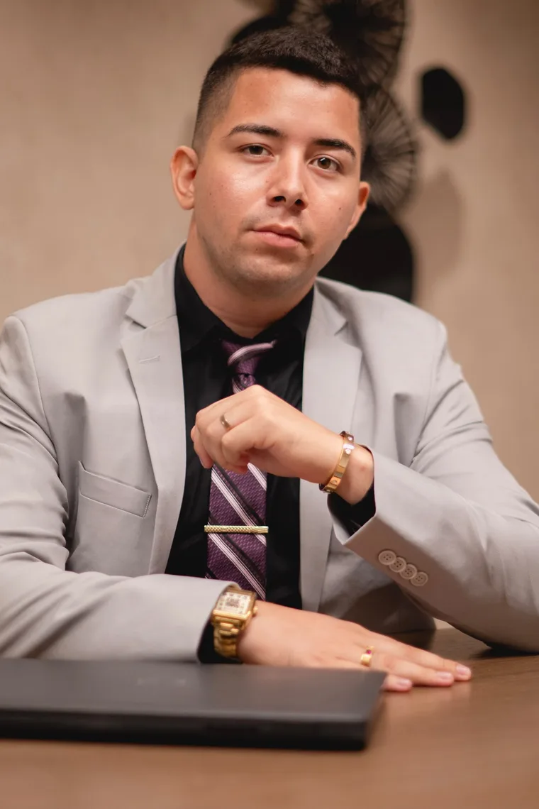 Dr. Lucas Jordão, advogado responsável pela área de Direito Previdenciário